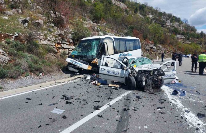 Stravičan udes na putu Podgorica- Cetinje, jedno lice poginulo, devet povrijeđenih