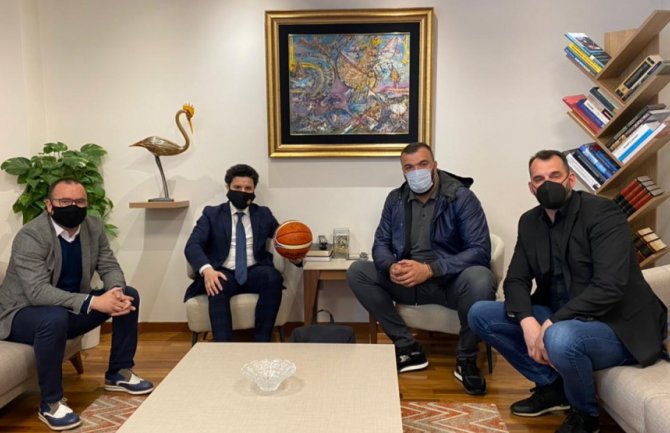 Abazović sa Pekovićem i Radovićem: Crna Gora prepoznata kao zemlja košarke