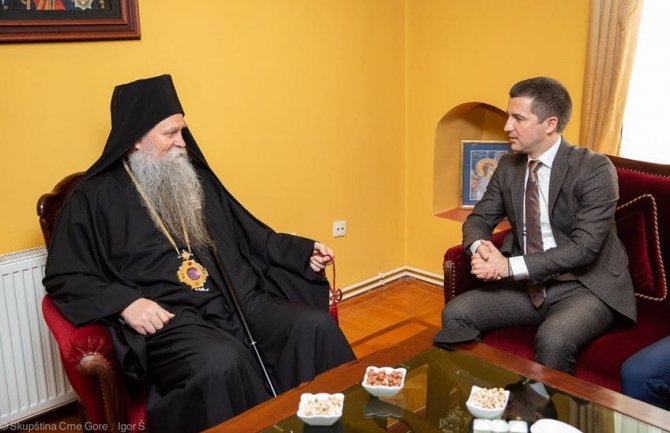 DF: Sigurni smo da nam se Joanikije iskreno divi