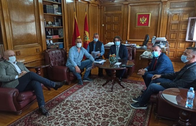 Mještani Botuna najavili blokadu puta, Sekulović obećao da neće reagovati