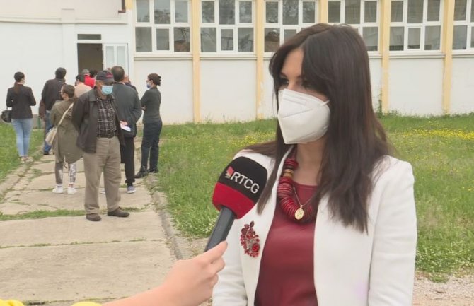 Za dan vakcinisano skoro 1000 Barana, redovi i danas