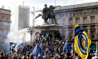 Italija uvodi svoje kovid propusnice