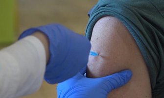 Djevojka greškom primila šest umjesto jedne doze Fajzerove vakcine