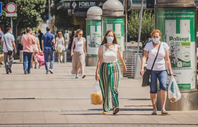 Crna Gora da napravi sistem koji sprečava putnike da šire koronu