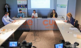 Uvesti dodatne zakone kojima bi se strožije kažnjavali oni koji napadaju novinare