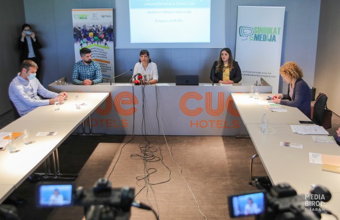 Uvesti dodatne zakone kojima bi se strožije kažnjavali oni koji napadaju novinare