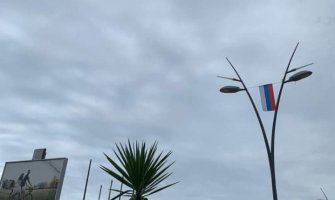 Budva okićena zastavama Crne Gore i EU, ali i trobojkama (FOTO) (VIDEO)