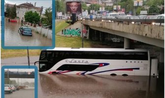 Nevrijeme pogodilo Srbiju, autobus zarobljen u jezeru (VIDEO)