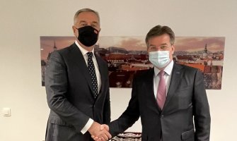 Đukanović se susreo večeras u Briselu sa Miroslavom Lajčakom