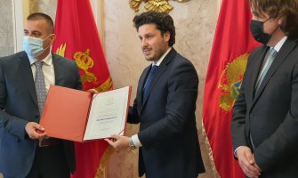 Abazović uručio zahvanice: Akcija hapšenja vođa kriminalnih grupa istorijski uspjeh