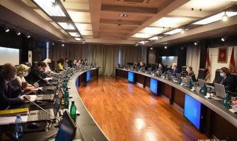 Angažovaće profesionalce iz privatnih kompanija za rad u ministarstvima, magnetna rezonanca i rentgen aparat za bolnicu Berane