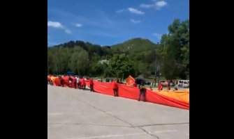 Slavlje na Cetinju na više lokacija, zastava spremna za podizanje(VIDEO)