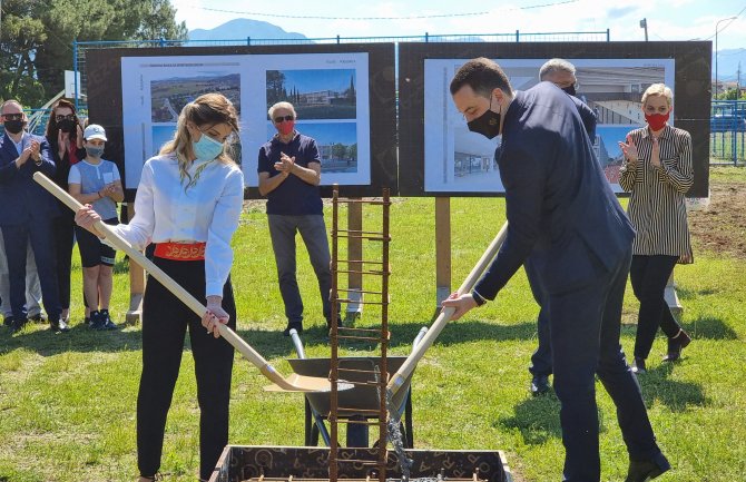 Počela izgradnja škole u Tološima, Vuković: Ulaganje u mlade, garant budućnosti...