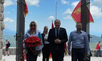 LP obilježila Dan nezavisnosti polaganjem vijenca na Lovćenu i Njegušima