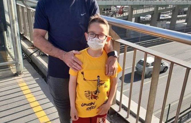 Lijepe vijesti iz Istanbula: Dječak Andrej Minić sljedeće nedelje dobija novi bubreg