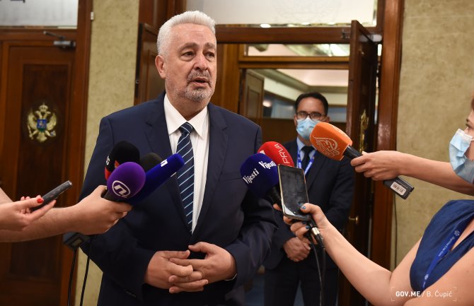 Krivokapić: Mitrović ostaje ministar, neću podnijeti ostavku 