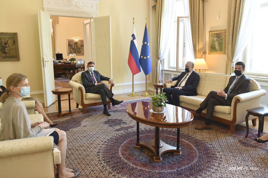 51207555552d8d36e1d7eo