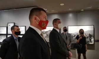 Milošević i Adžić odali počast žrtvama genocida u Srebrenici