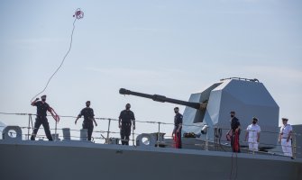 Fregata kraljevske mornarice uplovila u luku Bar (Video): Posvećenost Crnoj Gori kao NATO savezniku i dugogodišnjem prijatelju