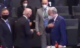Kako je izgledao pozdrav Krivokapića i Bajdena (Video)
