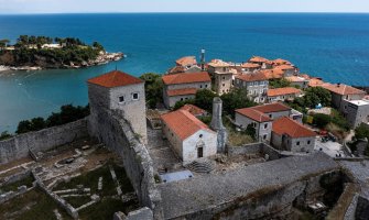 Snimanjem Starog grada, Stare Begove česme i ostrva Stari Ulcinj, započeta realizacija  projekta „DUE MARI”