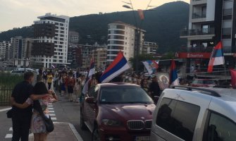 Mitropolit Joanikije predvodio litiju u Budvi, Carević i Radović prisustvovali hodu