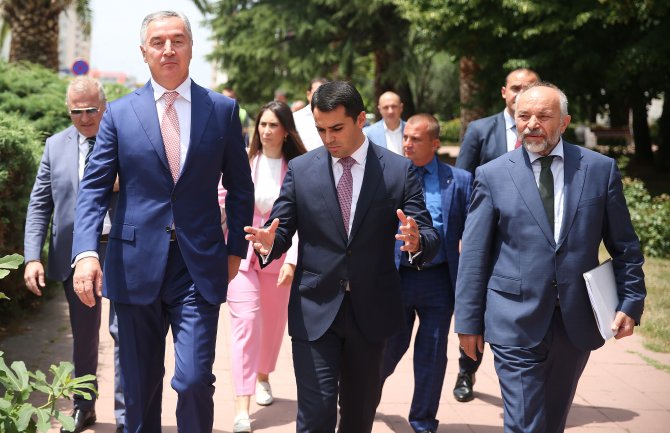 Đukanović u posjeti Opštini Bar: Obišao nadvožnjak sa pristupnom saobraćajnicom i kružnim tokom