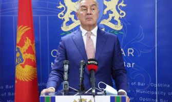 Đukanović: Srebrenica nije dvorište Srbije, već dvorište Bosne; Novi izbori ako rearanžiranje Vlade ne uspije