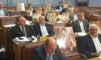 DF: Pad rejtinga hoće privremeno da zaustave krađom našeg predloga