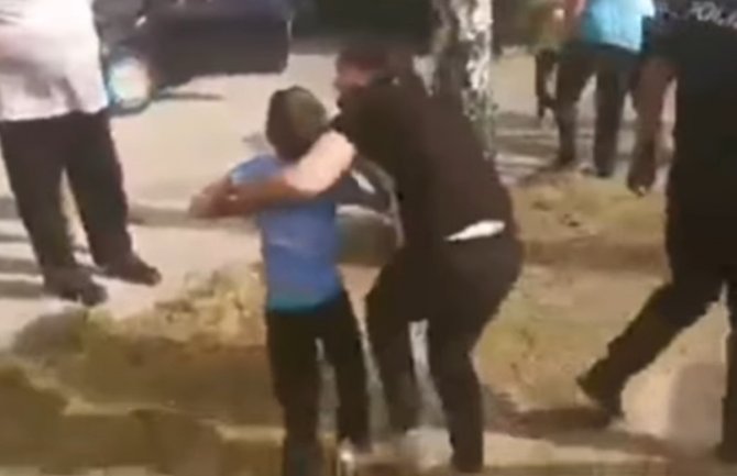 Grupa građana: Otac nije koristio djecu kao štit, zbog činjenice da je socijalno ugrožen i nema novca da plati kaznu u zatvoru