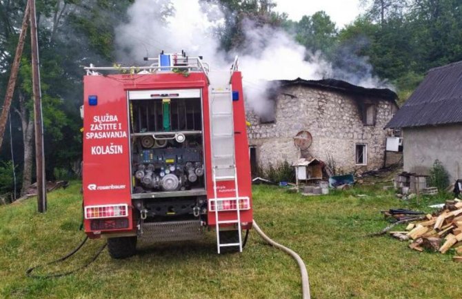 Požar u porodičnoj kući, stradao muškarac