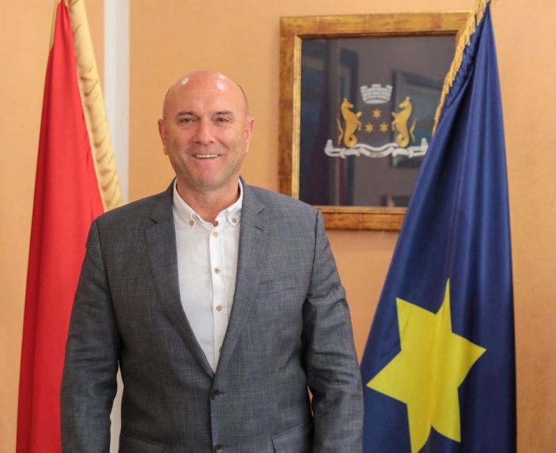 MarkoBatoCarevigradonaelnikBudve1