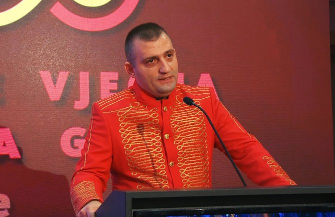 Damjanović poručio Krivokapiću: Da voliš Crnu Goru ne bi od nje uzimao svetinje 