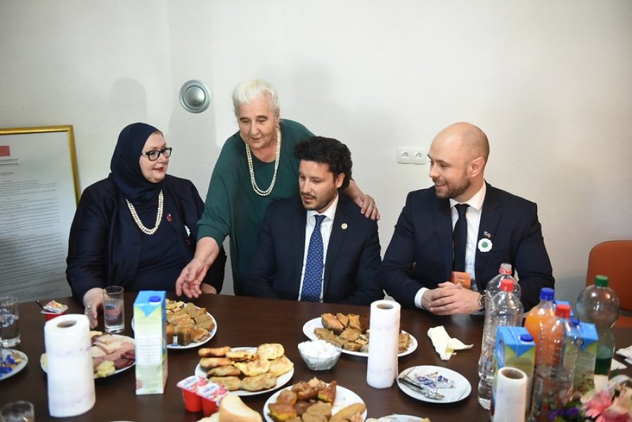 5130481811526c8e3eb95c