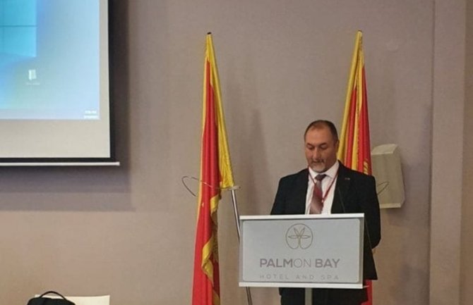 „Ljekari liječe čovjeka, a veterinari spašavaju čovječanstvo“