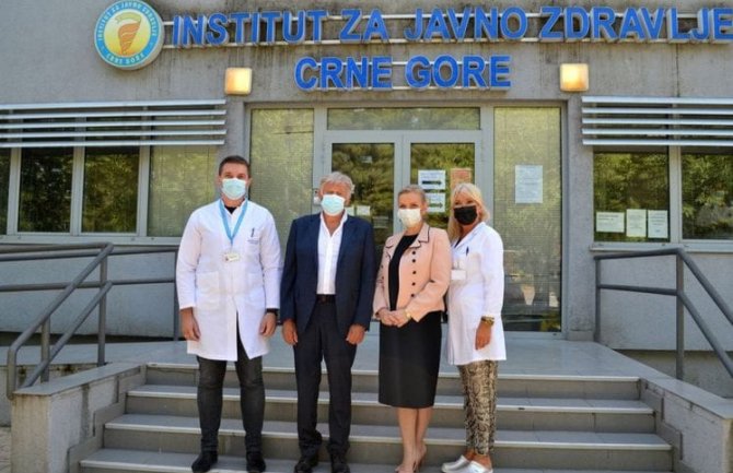 Princ Nikola Petrović revakcinisan u Podgorici, ministarka: Građani da isprate primjer petrovićke Crne Gore