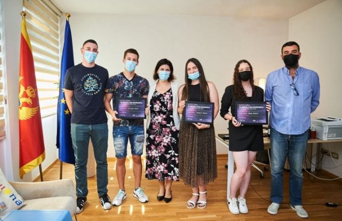 Uručene nagrade pobjednicima kursa #PjevajZaEvropu