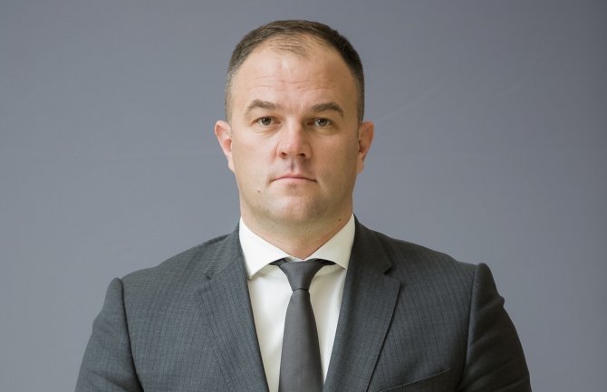 Mitrović: Kako bi zaštitio sebe, Spajić dao otkaz radnici koja uopšte kriva nije za propust u slučaju Tomaša Boškovića