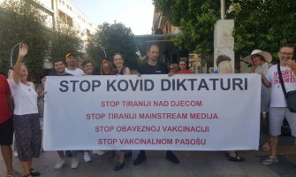 Sa protesta u Podgorici zatražili ukidanje mjera,  traže i da vakcinacija ne bude obavezna