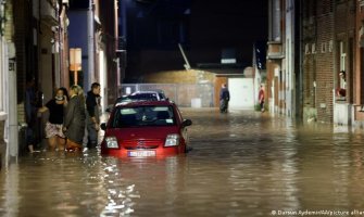 Belgiju pogodile nove poplave,ulice i kuće pod vodom u dva grada(VIDEO)