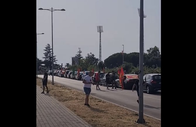 Protest u Baru zbog imenovanja u prosvjeti: Traže ostavku Bratić