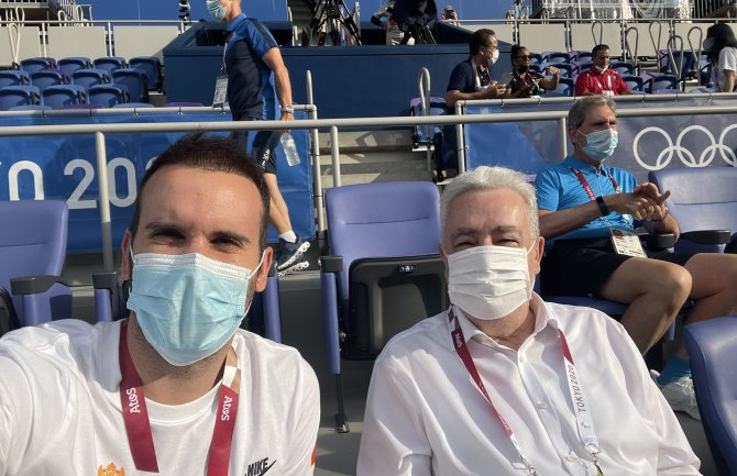 Krivokapić i Spajić navijaju za Đokovića sa tribina: Da ga vratimo u Jasenovo polje(FOTO)