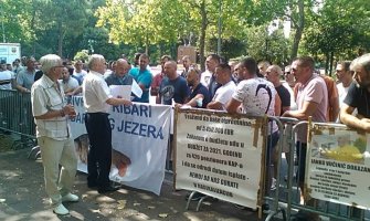 Protest ribolovaca i vlasnika čamaca zbog ograničenja vanbrodskih motora na deset konjskih snaga