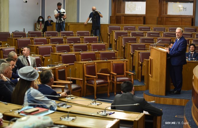 Krivokapić DPS-u: Mene ne interesuje fotelja, zašto ne podnesete zahtjev da Vladi izglasate nepovjerenje?