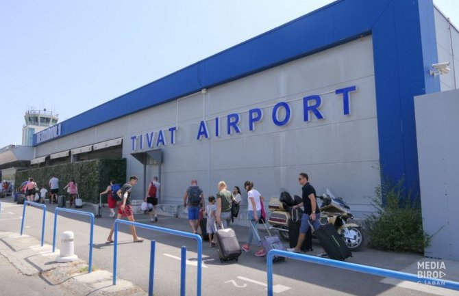 Aerodromi Podgorica i Tivat tokom jula opslužili oko 218 hiljada putnika