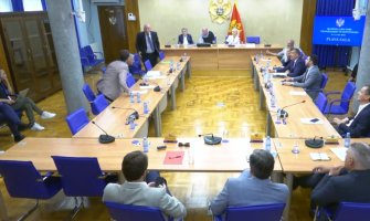 Uvrede na Odboru, umalo tuča Milačića i Katnića(VIDEO)