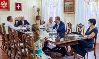 Skoro 5.000 revakcinisanih na Cetinju, mlađi više obolijevaju: Vakcinišite se da izbjegnemo zaključavanje