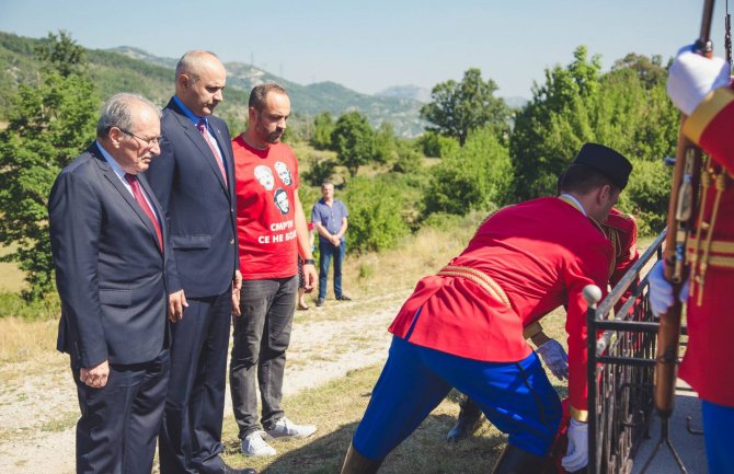 Kašćelan položio vijence na Gorniču: Žrtva Martinovića za slobodu podsjeća i opominje