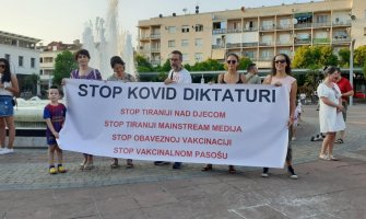 Protest u Podgorici protiv epidemioloških mjera