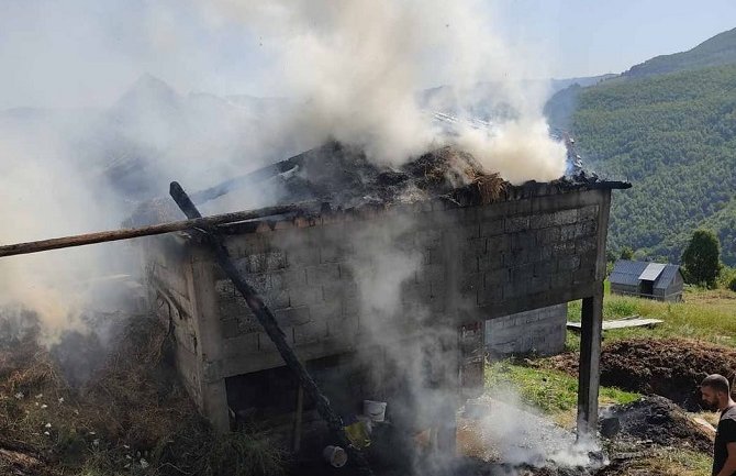 Požari u Bijelom Polju i danas, gorjeli objekti, u Boljanini vatra prijetila kućama